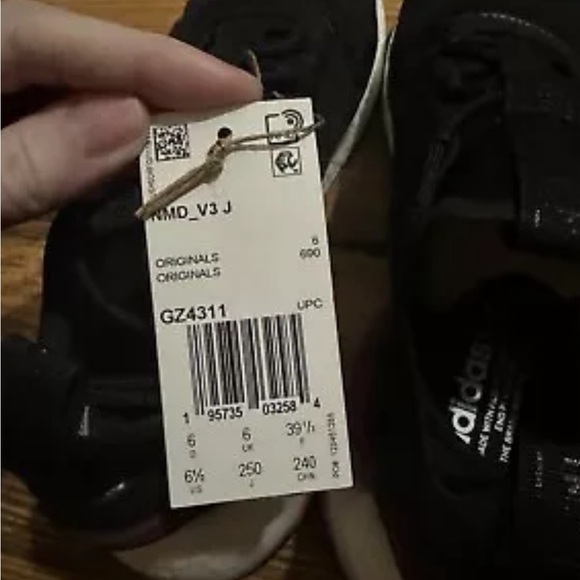 Adidas NMD_V3 J Size 6.5 Women’s - Picture 6 of 8